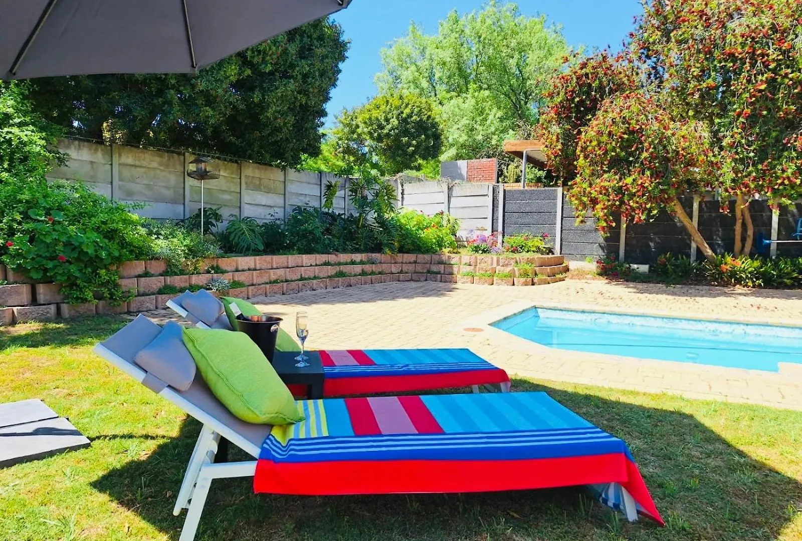 Dee-One'S At Napier,Kenridge,Self Catering Apartment With Pool