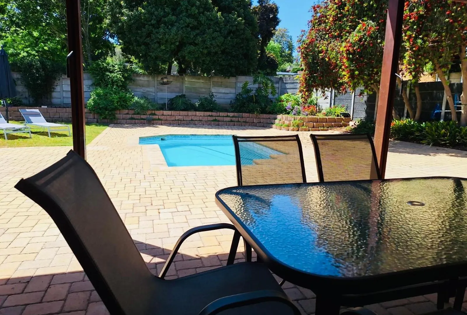Dee-One'S At Napier,Kenridge,Self Catering Apartment With Pool Südafrika