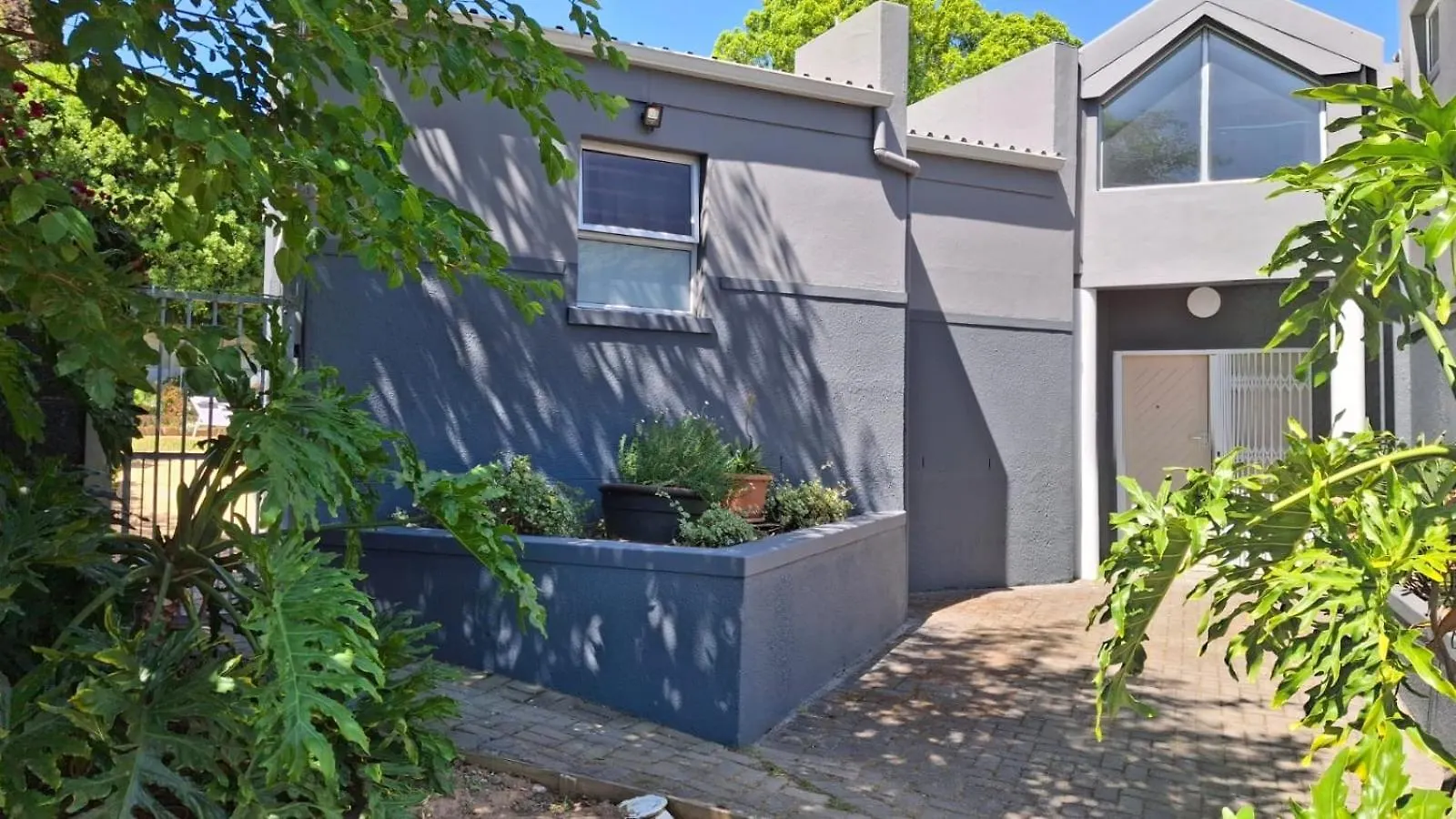 Dee-One'S At Napier,Kenridge,Self Catering Apartment With Pool South Africa